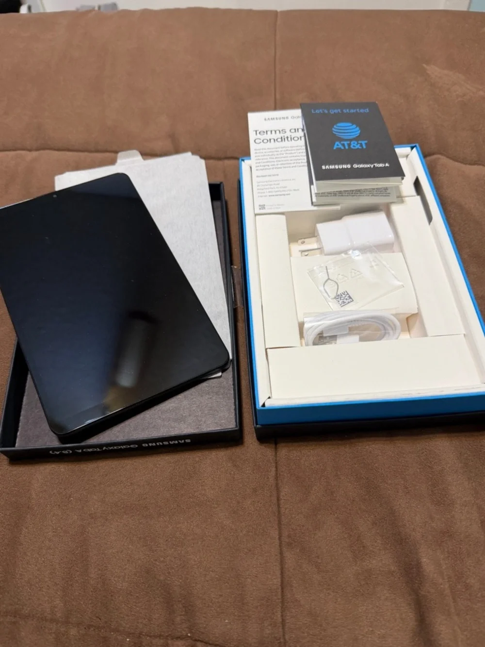 Samsung Galaxy Tab A (8.4) in Box, looks never used